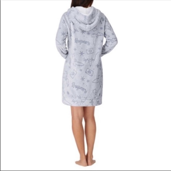 Wizarding World Of Harry Potter Light Blue Plush Snuggie - Picture 2 of 8